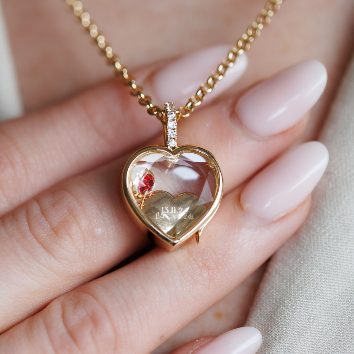 The Amora Locket